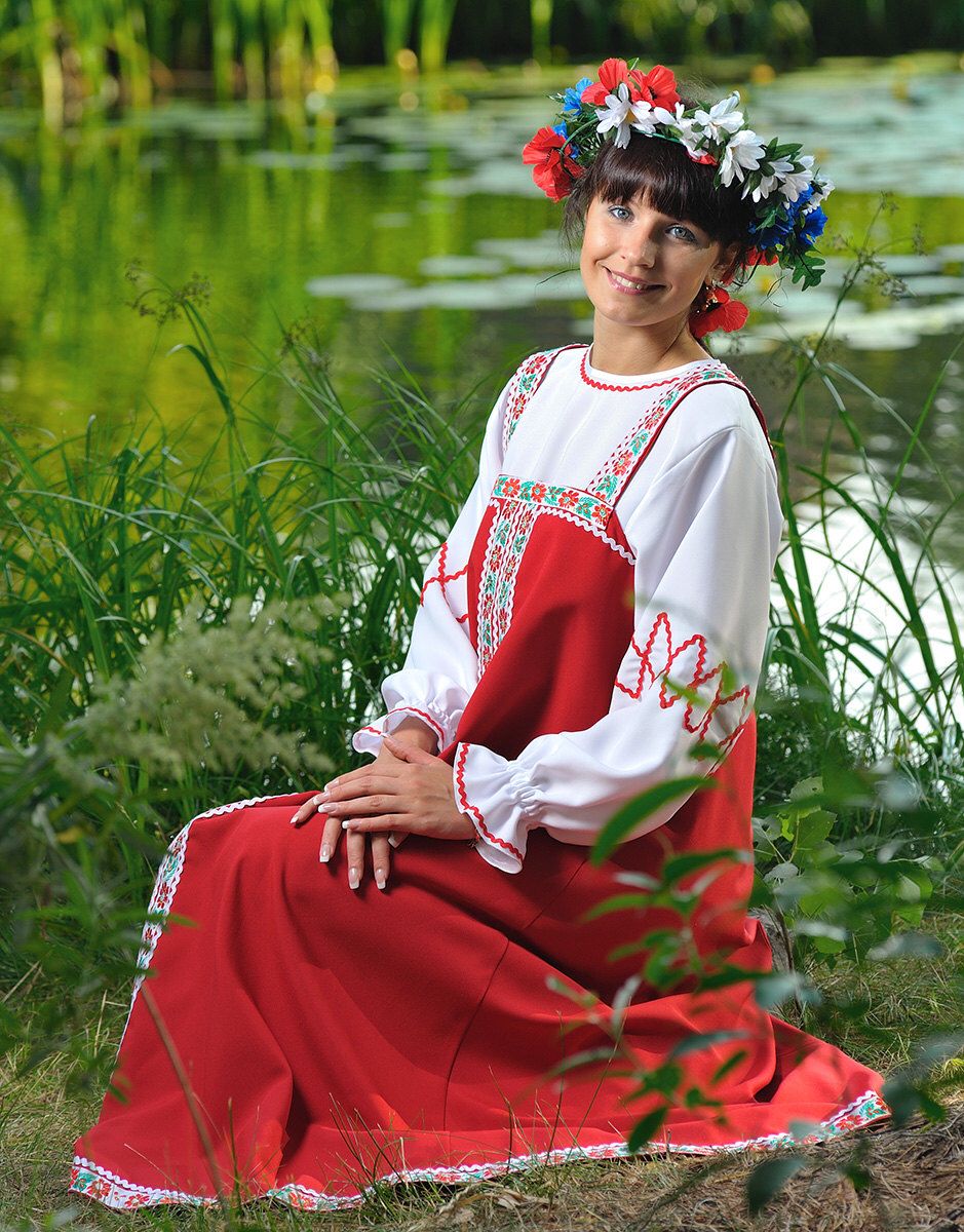 Beautiful girl Girls in Slavic costumes in Dortmund